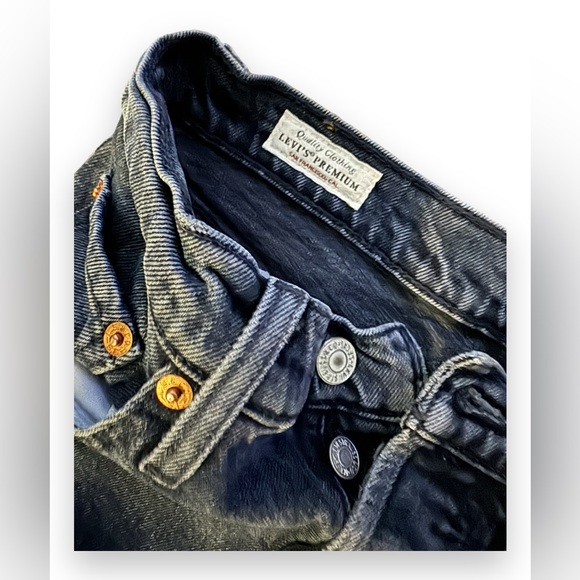 Levi’s 501® CROPPED WOMEN'S JEANS - Picture 2 of 4